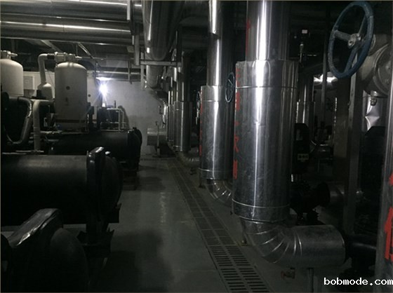 地源热泵机房 地源热泵机房