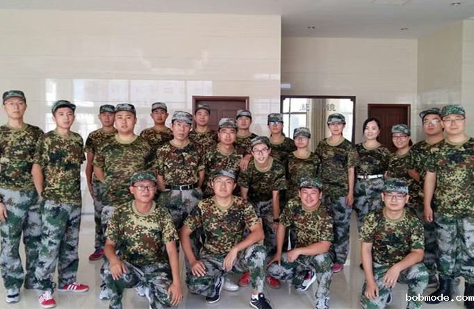沃富军训合影 沃富军训合影